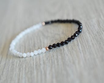 Pulsera pequeña de turmalina negra y piedra lunar - Joyería de protección