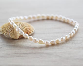 Petite freshwater pearl bracelet, tiny pearl bracelet, Mother&#39;s Day gift