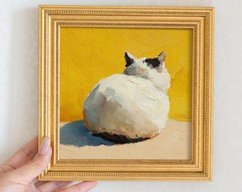 Hand-Painted Round Cat Oil Painting: Living Room Wall Art Decor, Kitty Portrait Gift