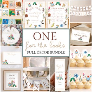 Op de afbeelding: Een feestdecoratieset met een kinderboekenthema, bestaande uit diverse papieren artikelen zoals een verjaardagsslinger, voedseletiketten, cupcake-toppers en bordjes versierd met illustraties van klassieke boekfiguren en ruitpatronen.