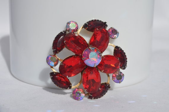 Vintage rhinestone, red flower, goldtone brooch, … - image 2