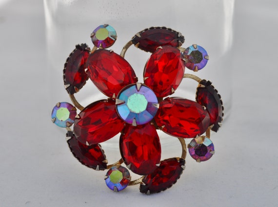 Vintage rhinestone, red flower, goldtone brooch, … - image 6