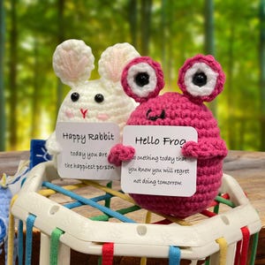 Lustiger gehäkelter Hai mit positiver Energiekarte - einzigartiges Geschenk & Geburtstage / gestrickte Verzierung, positives Energie Geschenk für jeden Anlass / Wohnkultur