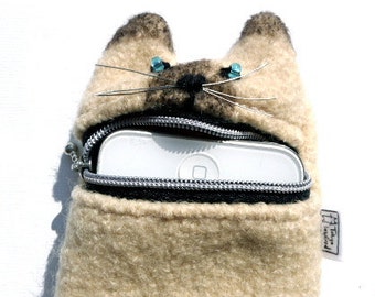iPhone 4 case iPhone 5 case: Hungry Siamese Cat