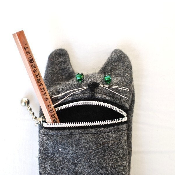 Pencil case,  Eyeglass case: cute Hungry cat pencil / eyeglass case,  grey wool