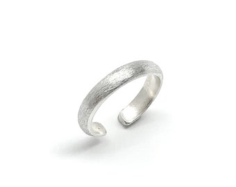 Silver Band, Sterling Silver sz 2 Brushed Finish Design Slim Stacking Midi Ring