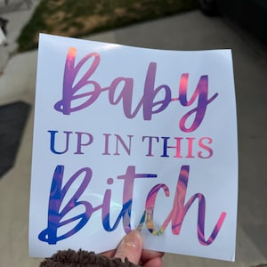Baby Up In This Bitch | Naklejka na zderzak Mommy Daddy | Naklejka na samochód Hot Mom Emo Goth | Naklejka na zderzak | Prezent dla niej | Prezenty dla mamy | Nowa mama