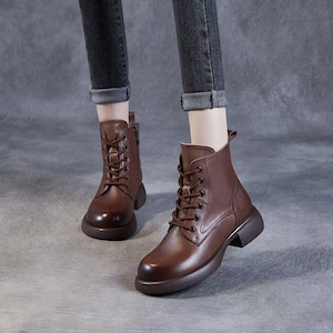Echte leren enkellaarsjes voor dames | Handgemaakte bruine gevechtslaarzen | Minimalistische vintage herfstwinterschoenen met veters