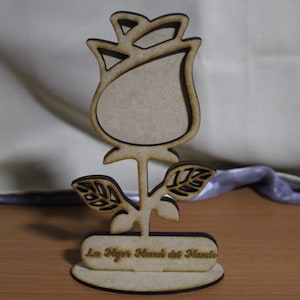 Personalizowana róża z MDF – plik SVG do cięcia laserowego – prezent na Dzień Matki DIY