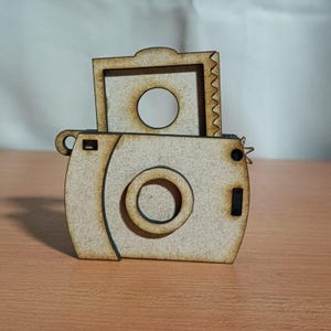 Aparat fotograficzny z uchwytem na aparat z systemem przekładni – plik SVG do cięcia laserowego
