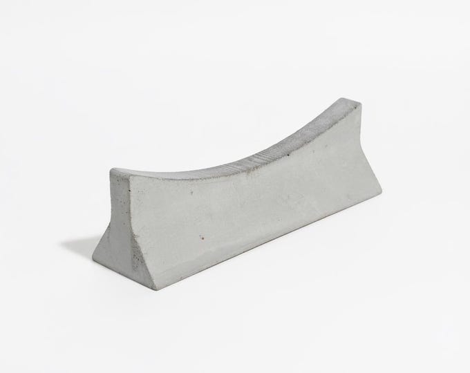Concrete Fingerboard Obstacle - U-Curve Ledge