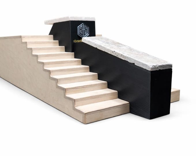 Windy City Plaza - 10 Stair Hubbas