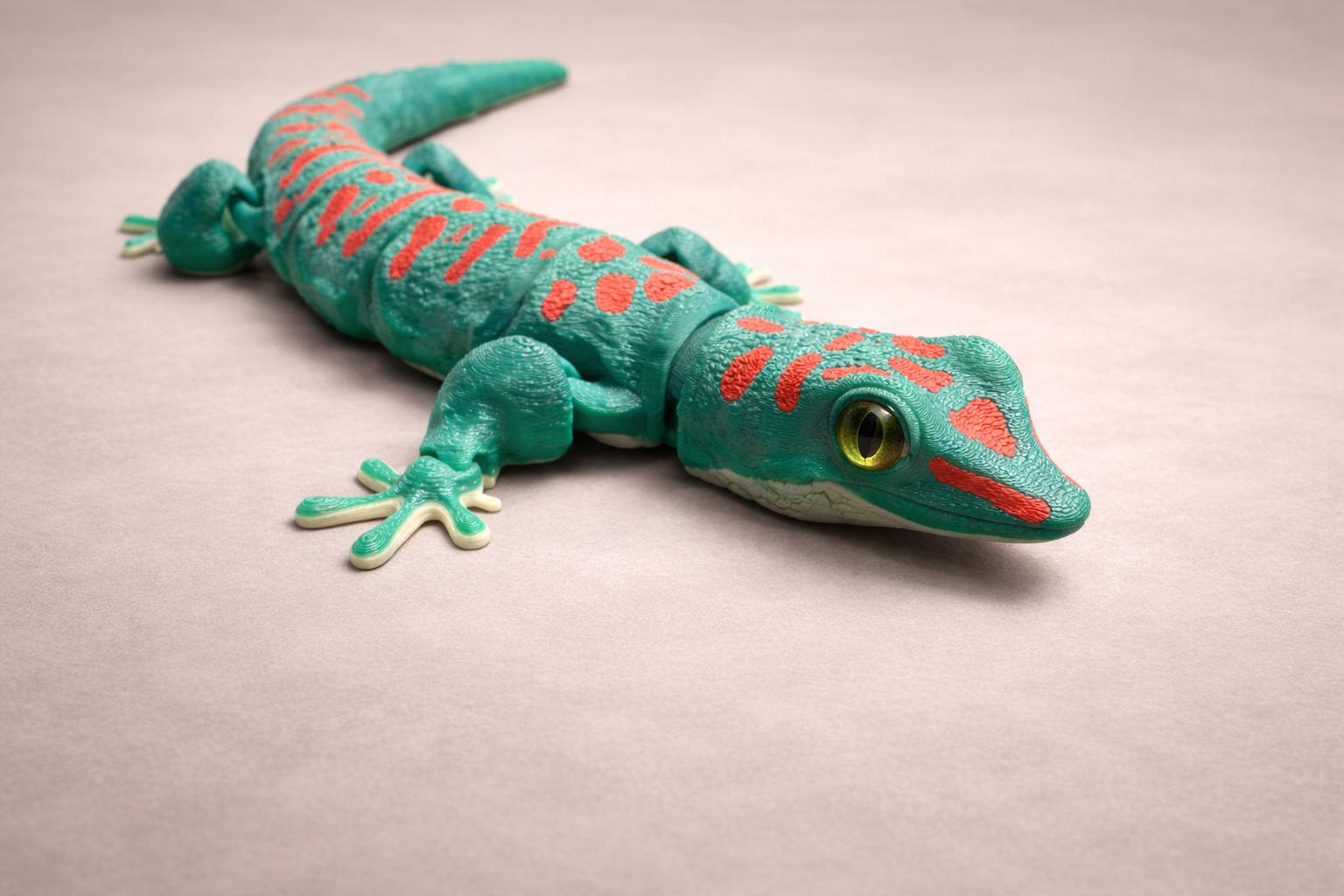 Articulating Giant Day Gecko (7 Inches) - Etsy