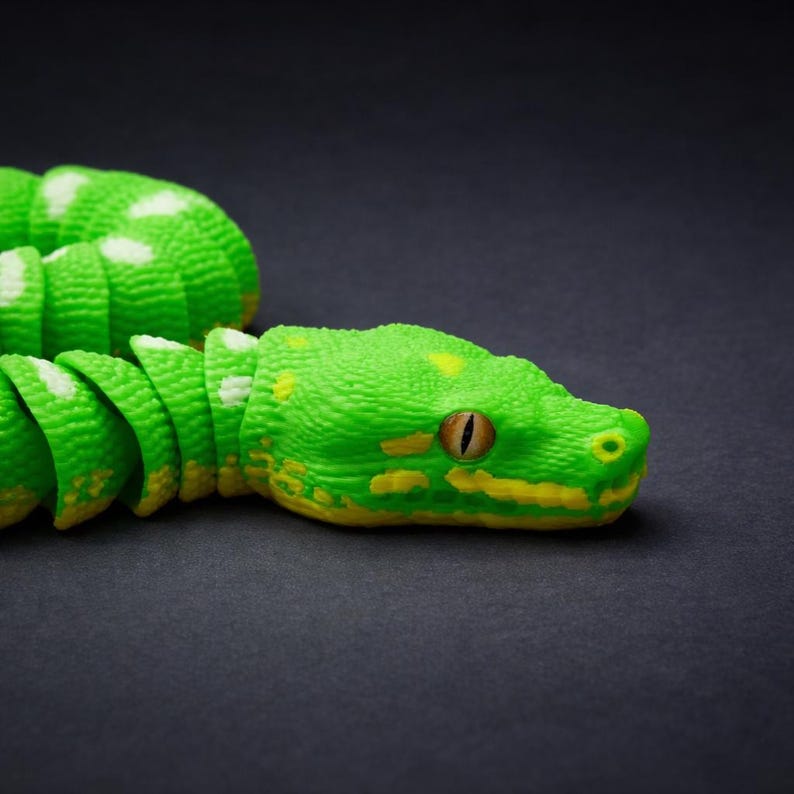 Pitón arborícola verde articulada imagen 3