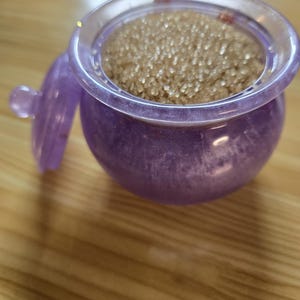 Resin jar