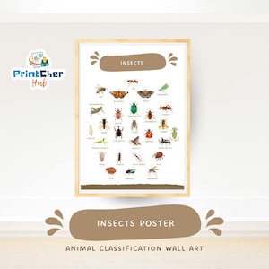 Może przedstawiać: Biały ceramiczny kubek z czarnym uchwytem i napisem "But First, Coffee" czarną, odręczną czcionką. Kubek stoi na białej powierzchni.