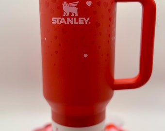 Refrescante Stanley para San Valentín: Corazones de rubí y corazones rosas, 30 oz/40 oz