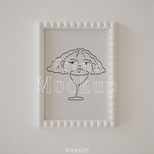 Maqueta de marco de fotos con cuentas de bobina, proporción A, marco vertical, maqueta minimalista limpia, póster Y2K, maqueta de marco moderno, maqueta PSD elegante