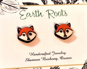 Handpainted wooden fox stud earrings//fox earrings//fox//fox jewelry//wood studs/stud earrings//earrings//handpainted//painted earrings
