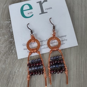 Boho style copper and blue calcite and garnet beaded earrings//copper earrings//copper wire//copper hoops//copper jewelry//garnet