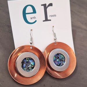 Copper and crushed abalone shell earrings//copper earrings//abalone earrings//abalone shell//copper jewelry//copper blanks//abalone
