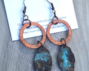 Boho style copper hoops and brass leaf dangles//leaf earrings//boho earrings//copper earrings//patina//leaf jewelry//dangle earrings