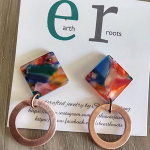 Multi-color resin earrings with copper hoops//copper earrings//resin earrings//jewelry//earrings