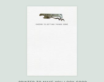 Ein Prost auf den Notizblock | 5x7 Flaschenöffner Design | 100 Seiten Vintage-inspirierter Luxe List Pad | Schreibtisch Schreibwaren Geschenk