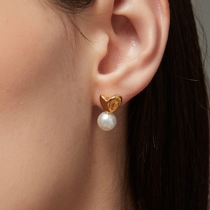 Pearl Drop Earrings, Heart Pearl Drop Earrings, Gold Pearl Huggies Earrings, Dainty Pearl Heart Earrings, Bridesmaid Gifts, Arc&Aura EG019