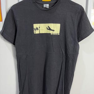 Vintage 00s Destination Dus Shirt size M