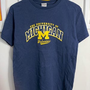 Vintage 00s Michigan State Wolverines Shirt size M