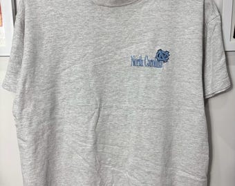Vintage 90s North Carolina Tar Heels Shirt size L