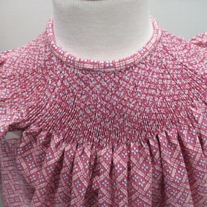 Ready-To-Smock Girl&#39;s Bishop Style Dress with Angel Sleeves - Rose Print - size 18 months only
