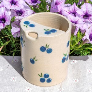 Blueberries Travel Mug, Handmade Pottery Mug, To Go Ceramic Tumbler, Hand-painted Sip Mug,Fruit Coffee Cup Sip Mug Birthday Day Gift for Her
