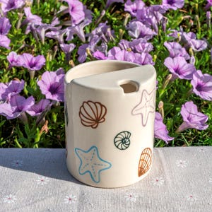 Sea Shell Travel Mug, Handmade Pottery Mug, To Go Ceramic Tumbler, Hand-painted Sip Mug, Coffee Cup Sip Mug Birthday Gift for Her