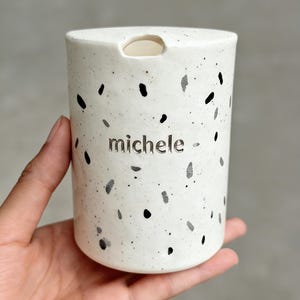 Colorful Spots Travel Mug, Handmade Ceramic Coffee Cup, To Go Ceramic Travel Tumbler, Hand-painted Mug, Sip Mug Mother's Day Gift for Her imagem 9