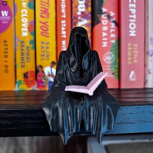 Bookshelf Suriel Holding Book or Teacup / Grim Reaper / Ghost / Death Figurine: 3D Printed Sculpture