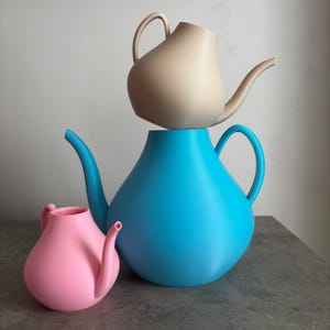 The NARI Watering Can | Modern Indoor / Outdoor Kettle | Available in Multiple Sizes and Colors
