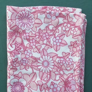 Pair of vintage 1960s 1970s pillowcases / pillow slips brushed cotton pink and white floral design pink flowers 60s 70s bed linen image 2