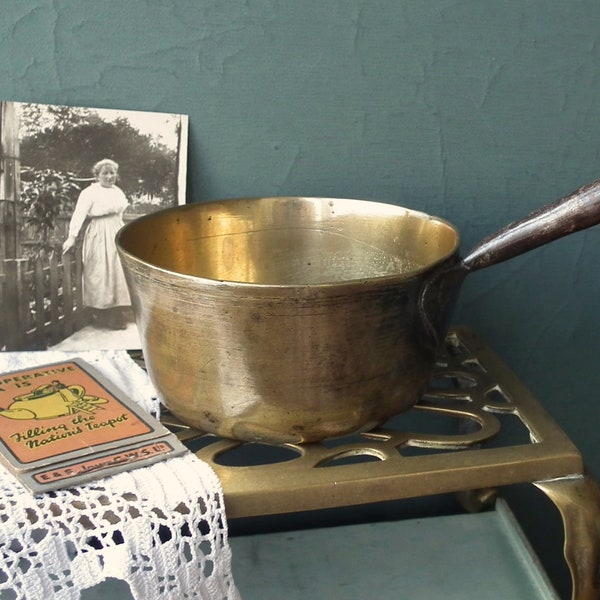 Antique brass saucepan - small brass milk pan - Victorian kitchen decor - decorative cooking utensil metal pan - Edwardian kitchenalia