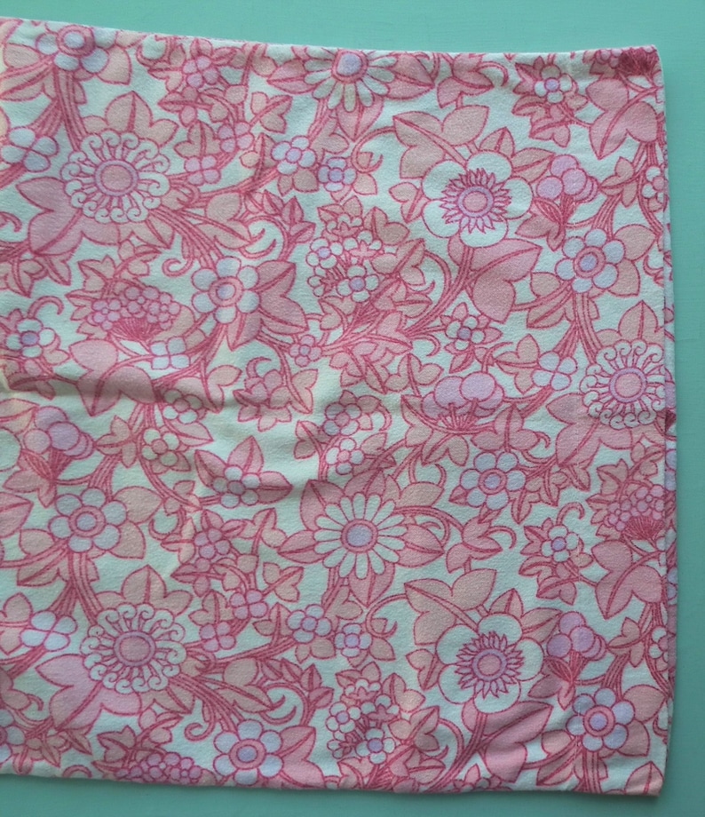 Pair of vintage 1960s 1970s pillowcases / pillow slips brushed cotton pink and white floral design pink flowers 60s 70s bed linen image 7