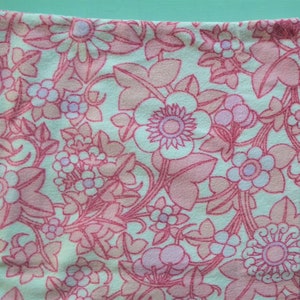 Pair of vintage 1960s 1970s pillowcases / pillow slips brushed cotton pink and white floral design pink flowers 60s 70s bed linen image 8