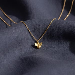 Tiny Enamel Bee Pendant Necklace, Gold Plated  Honey Bee Necklace, Gold Bee Necklace, Animal Necklace, Gift for her, Christmas Gift, Gifts