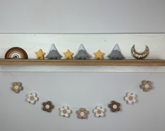 Daisy felt garland Flower nursery decor Handmade garland Wall baby nursery garland Hanging garland for baby girl nursery Baby shower garland