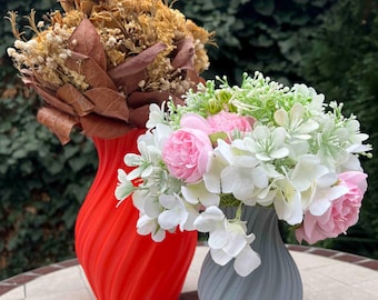 Modern 3D printed spiral vase