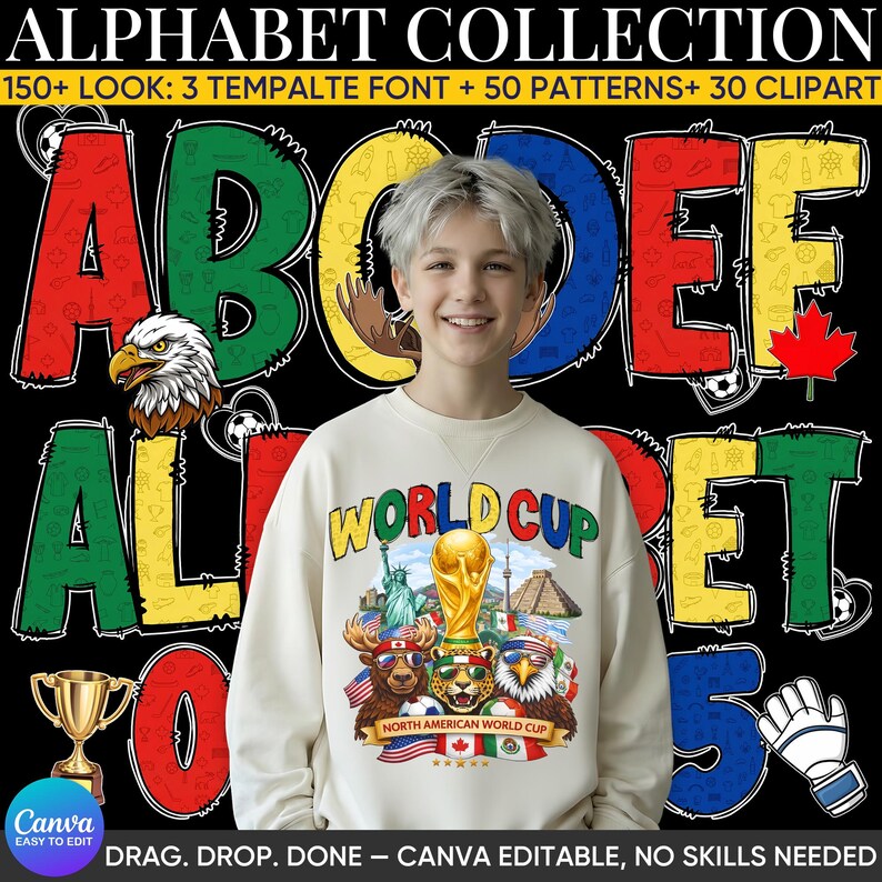 Op de afbeelding: Een persoon draagt een cr&egrave;mekleurige sweatshirt met een "World Cup"-afbeelding en kleurrijke alfabetletters. De afbeelding bevat een trofee, bezienswaardigheden en dierenfiguren. De afbeelding bevat ook de tekst "ALPHABET COLLECTION".