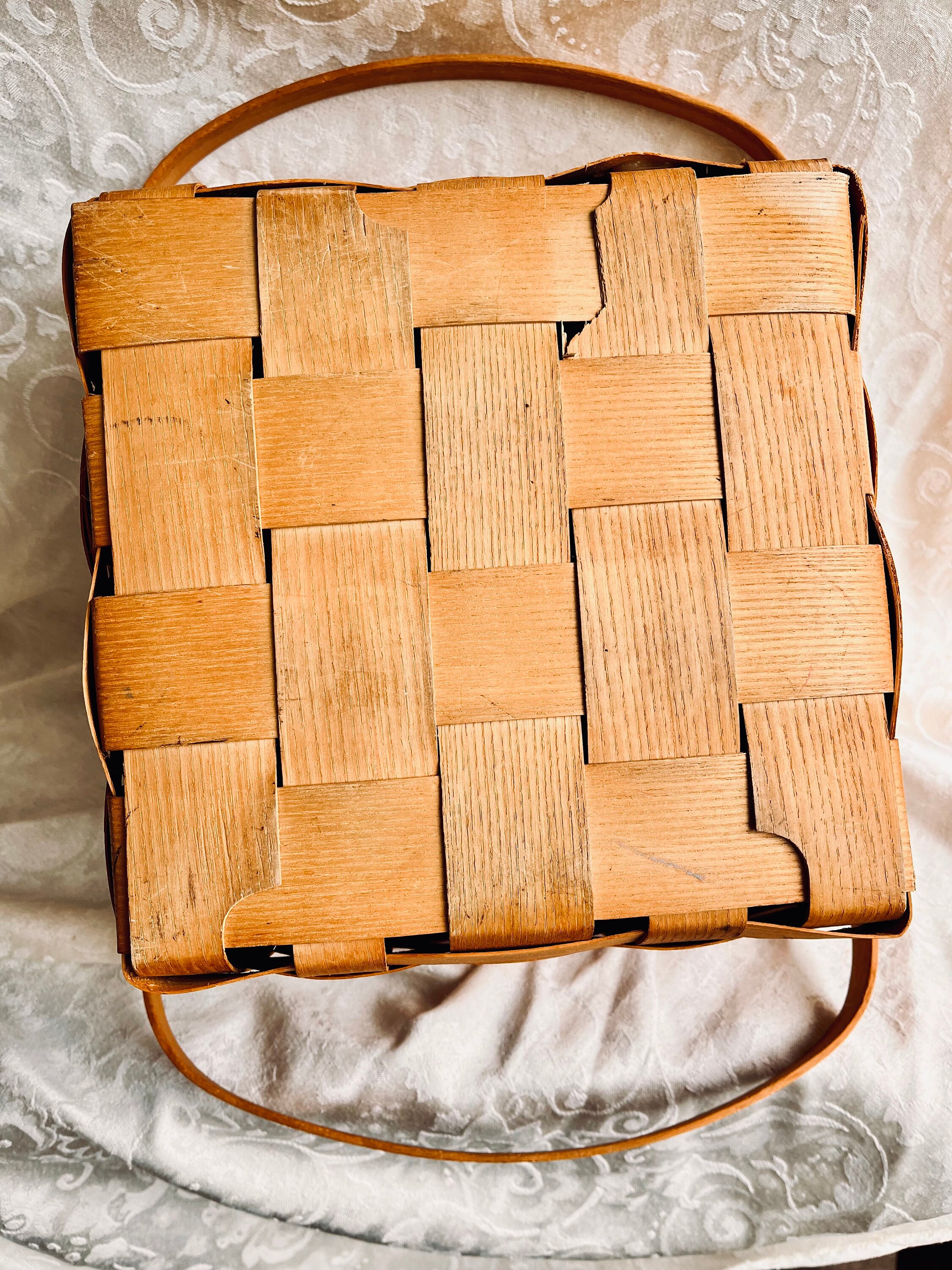 Peterboro Basket Company Collectible Picnic Basket With Lit