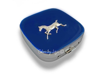 Pastillero antiguo de plata con forma de caballo: esmalte azul cobalto, regalo ecuestre