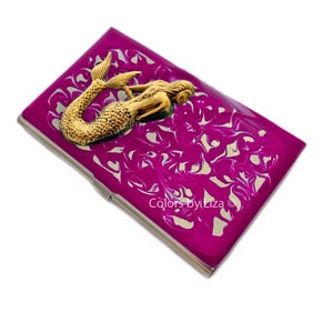 Mermaid Visitenkartentasche Intarsien in handbemalt Magenta Swirl Emaille Siren Metal Portemonnaie Personalisiert Gravur und Farboptionen