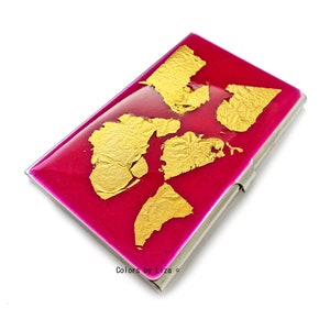 Estojo para cartão folha de ouro pintado à mão em esmalte fúcsia brilhante opaco design moderno com gravação personalizada e opções de cores